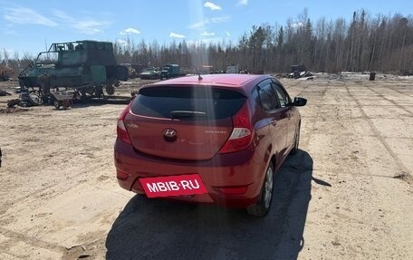 Hyundai Solaris II рестайлинг, 2011 год, 700 000 рублей, 3 фотография