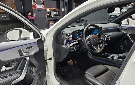 Mercedes-Benz A-Класс, 2021 год, 1 920 000 рублей, 10 фотография