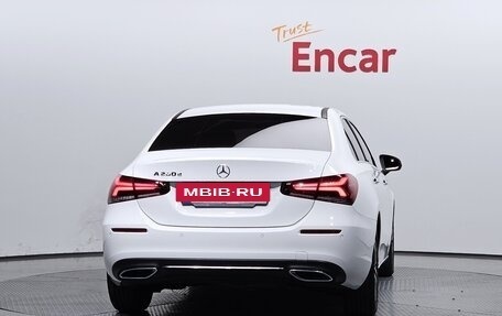 Mercedes-Benz A-Класс, 2021 год, 1 920 000 рублей, 3 фотография