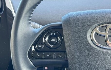 Toyota Prius IV XW50, 2022 год, 1 700 000 рублей, 15 фотография