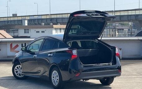Toyota Prius IV XW50, 2022 год, 1 700 000 рублей, 9 фотография
