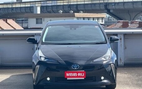 Toyota Prius IV XW50, 2022 год, 1 700 000 рублей, 2 фотография