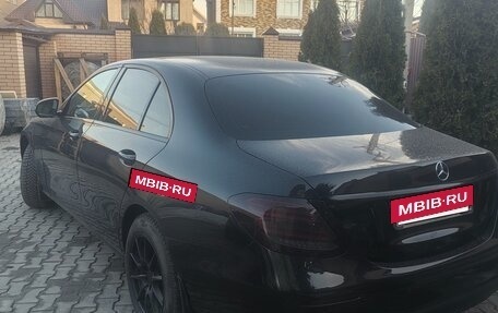 Mercedes-Benz E-Класс, 2017 год, 3 000 000 рублей, 3 фотография