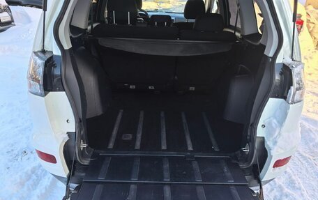 Mitsubishi Outlander III рестайлинг 3, 2011 год, 1 000 000 рублей, 20 фотография