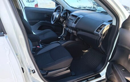 Mitsubishi Outlander III рестайлинг 3, 2011 год, 1 000 000 рублей, 21 фотография