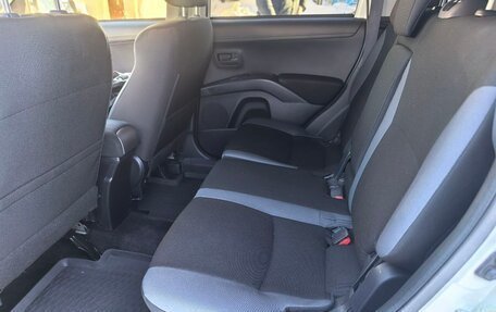 Mitsubishi Outlander III рестайлинг 3, 2011 год, 1 000 000 рублей, 15 фотография