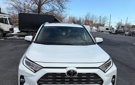 Toyota RAV4, 2020 год, 3 950 000 рублей, 2 фотография