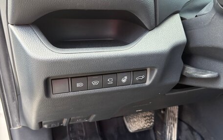 Toyota RAV4, 2020 год, 3 950 000 рублей, 10 фотография