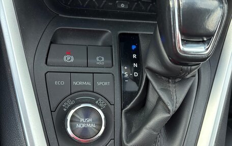 Toyota RAV4, 2020 год, 3 950 000 рублей, 13 фотография