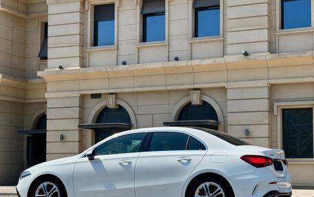Mercedes-Benz A-Класс, 2023 год, 1 820 000 рублей, 6 фотография