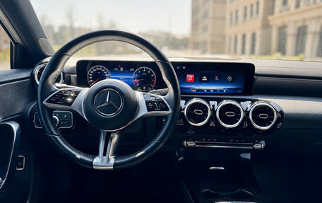 Mercedes-Benz A-Класс, 2023 год, 1 820 000 рублей, 8 фотография