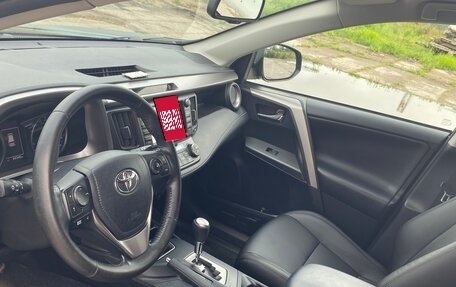 Toyota RAV4, 2018 год, 2 400 000 рублей, 4 фотография