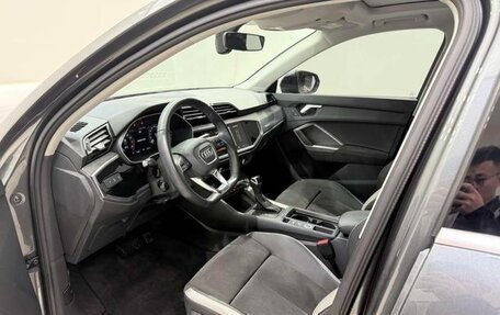 Audi Q3, 2022 год, 2 350 000 рублей, 13 фотография