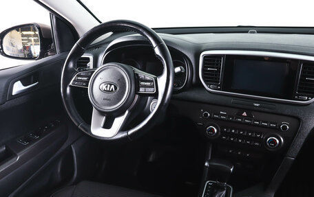 KIA Sportage IV рестайлинг, 2018 год, 2 259 000 рублей, 13 фотография