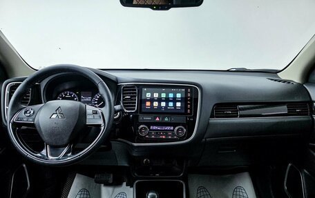 Mitsubishi Outlander III рестайлинг 3, 2022 год, 2 475 000 рублей, 8 фотография