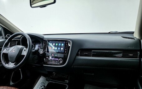 Mitsubishi Outlander III рестайлинг 3, 2022 год, 2 475 000 рублей, 9 фотография