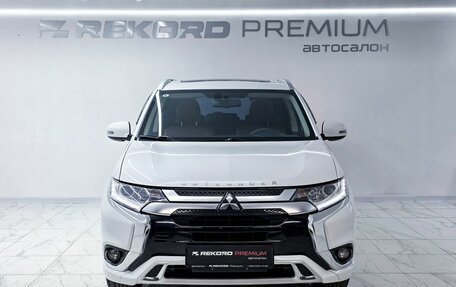 Mitsubishi Outlander III рестайлинг 3, 2022 год, 2 475 000 рублей, 4 фотография