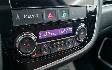 Mitsubishi Outlander III рестайлинг 3, 2022 год, 2 475 000 рублей, 16 фотография