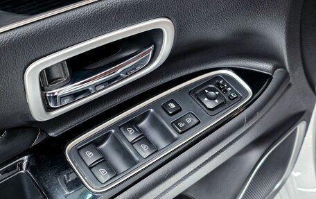 Mitsubishi Outlander III рестайлинг 3, 2022 год, 2 475 000 рублей, 20 фотография