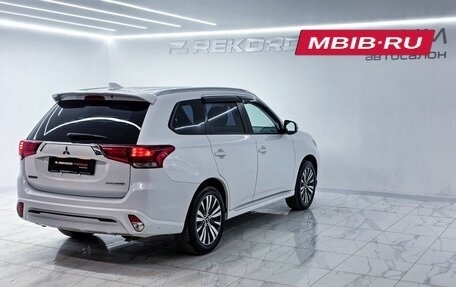 Mitsubishi Outlander III рестайлинг 3, 2022 год, 2 475 000 рублей, 28 фотография