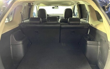 Mitsubishi Outlander III рестайлинг 3, 2014 год, 2 000 000 рублей, 17 фотография