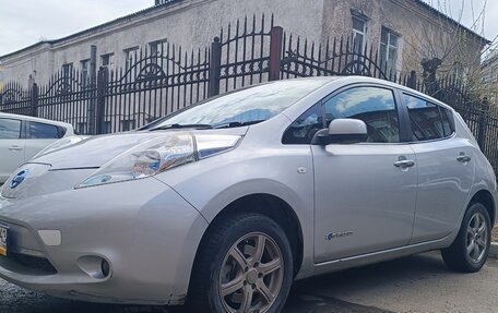 Nissan Leaf I, 2014 год, 600 000 рублей, 3 фотография