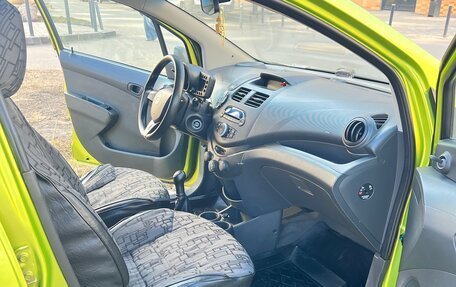 Chevrolet Spark III, 2011 год, 650 000 рублей, 6 фотография