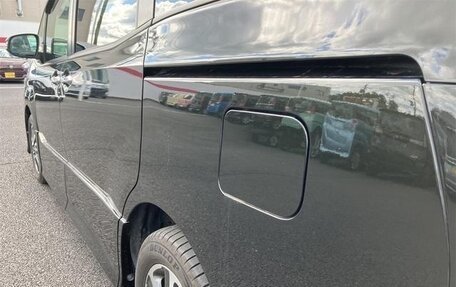 Toyota Voxy III, 2021 год, 2 270 000 рублей, 12 фотография