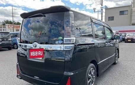 Toyota Voxy III, 2021 год, 2 270 000 рублей, 8 фотография