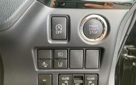 Toyota Voxy III, 2021 год, 2 270 000 рублей, 22 фотография