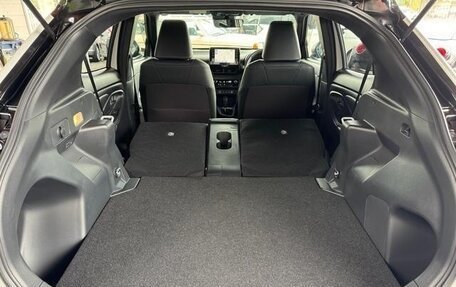 Toyota Yaris Cross, 2023 год, 1 800 000 рублей, 18 фотография