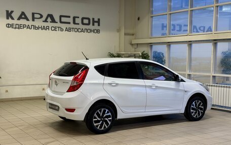 Hyundai Solaris II рестайлинг, 2011 год, 657 000 рублей, 2 фотография