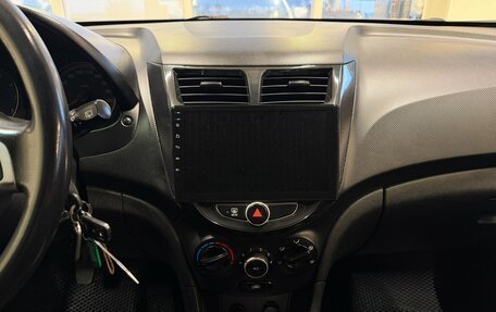 Hyundai Solaris II рестайлинг, 2011 год, 657 000 рублей, 12 фотография