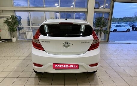 Hyundai Solaris II рестайлинг, 2011 год, 657 000 рублей, 4 фотография