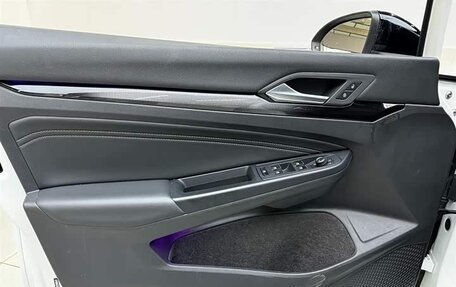 Volkswagen Golf VIII, 2021 год, 1 620 000 рублей, 11 фотография