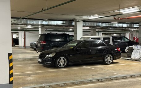 Mercedes-Benz E-Класс, 2011 год, 1 700 000 рублей, 15 фотография