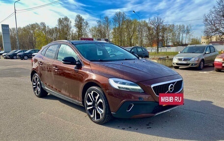 Volvo V40 Cross Country I, 2018 год, 1 449 000 рублей, 4 фотография