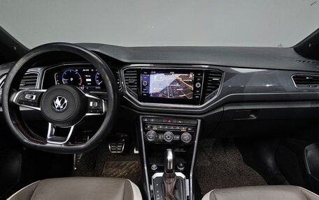 Volkswagen T-Roc I, 2022 год, 1 852 000 рублей, 5 фотография