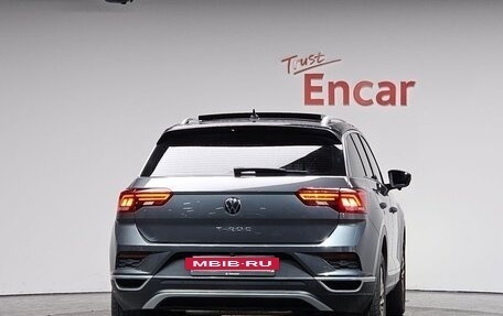 Volkswagen T-Roc I, 2022 год, 1 852 000 рублей, 4 фотография