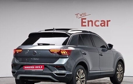 Volkswagen T-Roc I, 2022 год, 1 852 000 рублей, 2 фотография