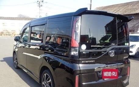 Honda Stepwgn IV, 2021 год, 1 330 000 рублей, 5 фотография