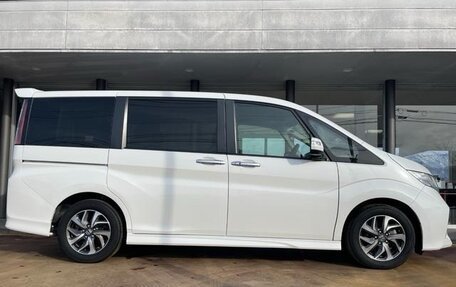 Honda Stepwgn IV, 2016 год, 1 200 000 рублей, 3 фотография