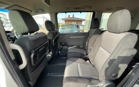 Honda Stepwgn IV, 2016 год, 1 200 000 рублей, 20 фотография