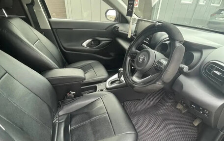 Toyota Yaris Cross, 2021 год, 1 450 000 рублей, 4 фотография