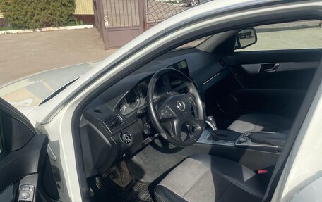 Mercedes-Benz C-Класс, 2009 год, 550 000 рублей, 9 фотография
