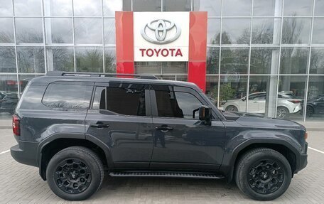 Toyota Land Cruiser Prado, 2024 год, 10 900 000 рублей, 4 фотография
