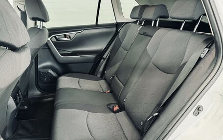 Toyota RAV4, 2020 год, 3 490 000 рублей, 21 фотография