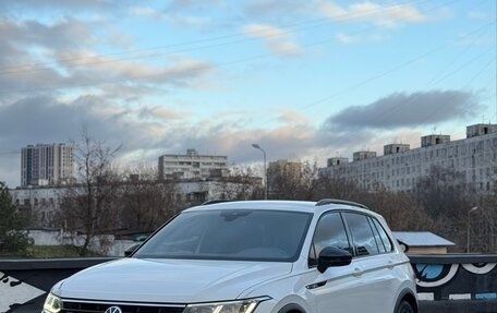 Volkswagen Tiguan II, 2021 год, 3 300 000 рублей, 2 фотография