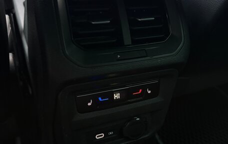 Volkswagen Tiguan II, 2021 год, 3 300 000 рублей, 13 фотография