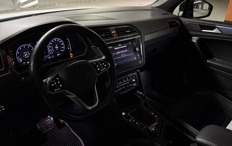 Volkswagen Tiguan II, 2021 год, 3 300 000 рублей, 15 фотография